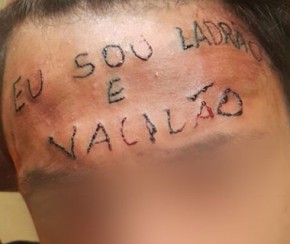 Jovem tatuado na testa é preso por furtar desodorantes.(Imagem:Reprodução)
