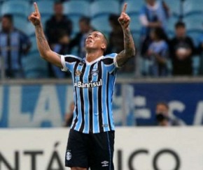 Jael comemorando o primeiro gol da partida.(Imagem:Lucas Uebel/Grêmio)