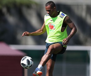 Danilo passa mal após vitória do Brasil contra a Costa Rica.(Imagem:Lucas Figueiredo/CBF)