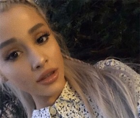 Ariana Grande é acusada de se aproveitar da morte do ex.(Imagem:Estadão Conteúdo)