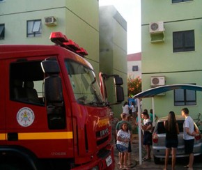 Prédio é evacuado após quarto de apartamento incendiar em Teresina.(Imagem:Cidadeverde.com)