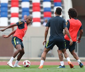 Seleção brasileira faz último treino em Sochi sem Paulinho.(Imagem:Folha Press)