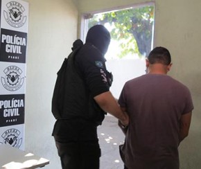 Polícia prende suspeito com drogas para vender durante jogo do Brasil.(Imagem:Carlienne Carpaso)
