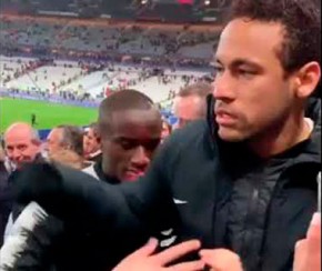 Neymar dá soco em torcedor após vice do PSG na França.(Imagem:Reprodução)