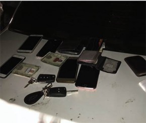 Polícia Militar prende suspeitos com carros e celulares roubados.(Imagem:CidadeVerde.com)