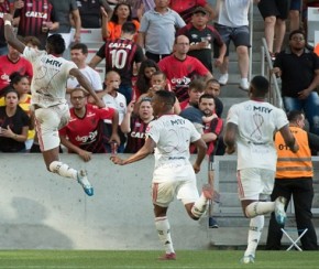 Flamengo bate Athletico-PR e mantém vantagem na liderança.(Imagem:Alexandre Vidal)