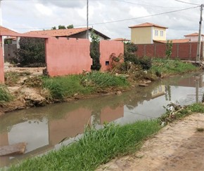 Moradores relatam abandono na rua em que mulher morreu.(Imagem:CidadeVerde.com)