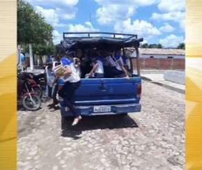 Alunos fretam pau de arara para ir a escola no interior do Piauí.(Imagem:Cidadeverde.com)