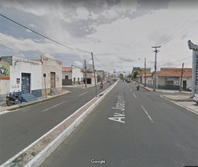 PM é baleado em tentativa de assalto na av. Joaquim Ribeiro.(Imagem:CidadeVerde.com)