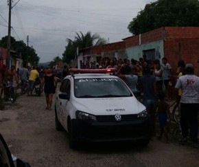 Bombeiros resgatam em telhado suspeito de praticar assalto em Teresina.(Imagem:Cidadeverde.com)