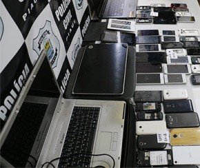 iPhones apreendidos em operação estão avaliados em R$ 500 mil.(Imagem:Luccas Araújo)