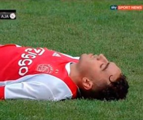 Ex-jogador do Ajax sai do coma depois de um ano.(Imagem:Reprodução/Sky Sports)