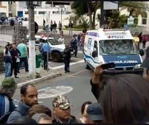 Jair Bolsonaro deixa hospital de Juiz de Fora após sofrer atentado na campanha.(Imagem:Divulgação)