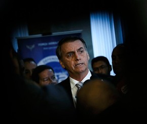 Cheque a Michelle é parte de dívida, diz Bolsonaro.(Imagem:Estadão Conteúdo)