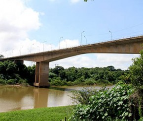 Idoso morre ao ser atropelado e cair de ponte na Capital.(Imagem:Cidadeverde.com)