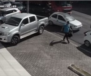 Assaltante destrava carro estacionado e furta notebook em Teresina.(Imagem:Divulgação)
