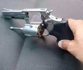 Foragido da Justiça é preso em flagrante com arma de fogo.(Imagem:Divulgação)