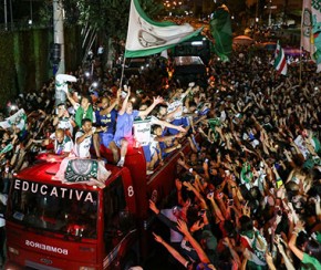 Palmeiras comemora título e faz festa com torcida em São Paulo.(Imagem:Estadão Conteúdo)