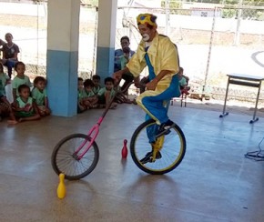 Palhaço faz apelo para encontrar monociclo perdido no interior do Piauí.(Imagem:Cidadeverde.com)