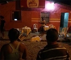 Jovem é assassinado dentro de pastelaria na zona Sudeste de Teresina.(Imagem:Cidadeverde.com)