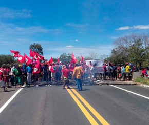 Militantes do MST bloqueiam a BR 316 em protesto.(Imagem:PRF)