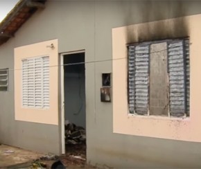 Mulher tem casa incendiada pela 3ª vez e denuncia ex-marido por ameaça de morte.(Imagem:Cidadeverde.com)
