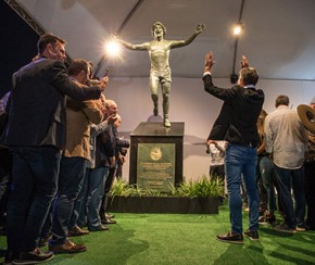 Grêmio inaugura estátua e Renato Gaúcho se emociona.(Imagem:Estadão Conteúdo)