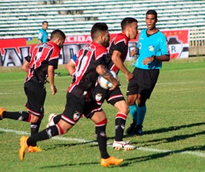 River tem goleiro expulso, mas empata e segue líder na Série D.(Imagem:Victor Costa)