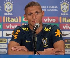 Richarlison lamenta por Pedro e promete luta pela titularidade.(Imagem:Pedro Martins / MoWA Press)