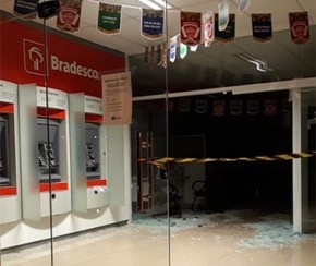 Quadrilha bloqueia rodovia e leva cofre de agência bancária em Altos.(Imagem:CidadeVerde.com)