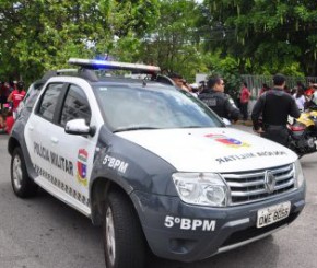 PMs são achados mortos dentro de viatura no Rio.(Imagem:Jornal do Brasil)