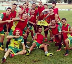 Atletas brincam com goleada em rachão em último treino do Picos antes de ida a Teresina.(Imagem:Reprodução/Facebook)