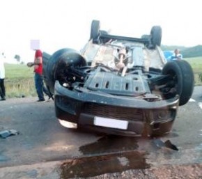 Três pessoas morrem após carro capotar em rodovia no Maranhão.(Imagem:O Imparcial)