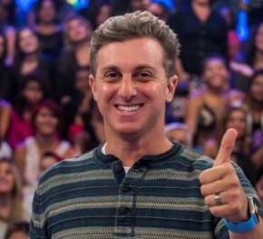 Luciano Huck já havia se retratado na web, mas reiterou a posição em seu programa.(Imagem:TV Globo)