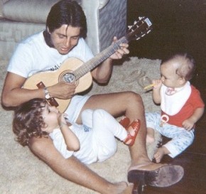 Sandy posta foto da infância ao lado de Junior e Xororó.(Imagem:Instagram)