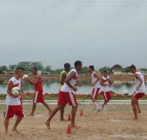 Caiçara explora treinos na areia para dar força ao time antes do estadual.(Imagem:Divulgação/Facebook)