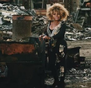 Elza Soares lança clipe em cenário apocalíptico inspirado em Mad max.(Imagem:Divulgação)