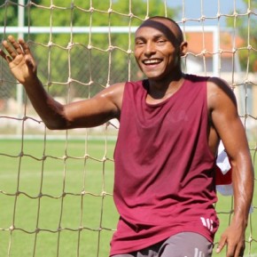 Fabinho recebe proposta do Bota-SP, e River-PI tenta manter atacante no clube para 2016.(Imagem:Abdias Bideh/GloboEsporte.com)