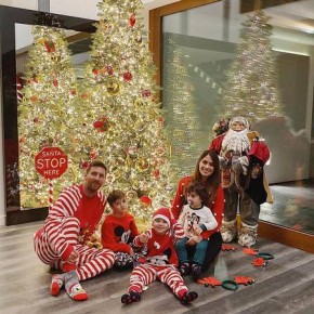 Messi com a família no Natal de pijama(Imagem:Reprodução/Instagram)