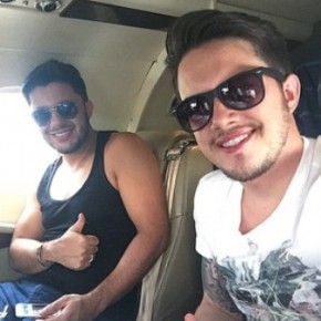 Cristiano Araújo ao lado de seu empresário, Vitor Leonardo.(Imagem:Reprodução / Instagram)