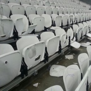 Setor visitante teve cadeiras quebradas no clássico contra o Palmeiras.(Imagem:GloboEsporte.com)