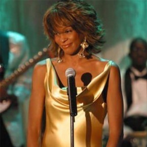 Whitney Houston pode voltar aos palcos em holograma(Imagem:Divulgação)