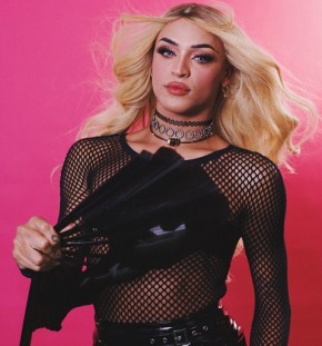 Pabllo Vittar aposta em música com Márcio Victor para promover álbum.(Imagem:Divulgação)