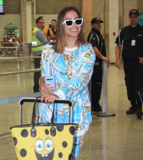 Anitta ao Brasil sem o namorado Pedro Scooby após viagem de férias.(Imagem:Blog do Léo Dias)