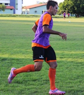 Calebe, meia do Flamengo-PI, faz sua estreia no time diante do Picos.(Imagem:Josiel Martins)