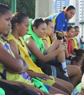 Elenco do Tiradentes-PI no Brasileiro Feminino. Toinho exige precaução contra o Vitória-PE.(Imagem:Emanuele Madeira)