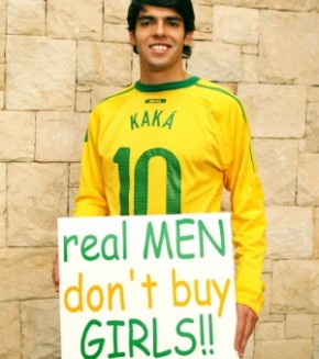 Kaká demonstra oficialmente seu apoio a campanha de Ashton Kutcher(Imagem:por Reprodução)