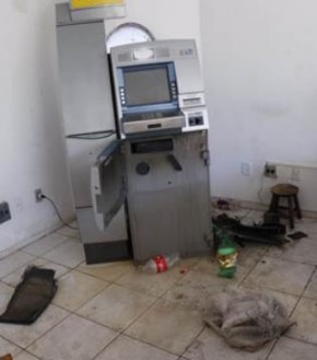Bandidos amarram vigia e arrombam caixa eletrônico na sede da APPM.(Imagem:Cidadeverde.com)