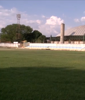 Estádio Lindolfo Monteiro está fechado desde 2014. MP recomendou interdição por local não cumprir normas de segurança.(Imagem:TV Clube)