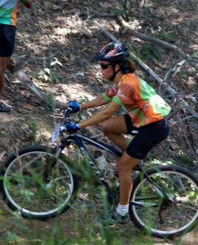 Percurso com trilhas íngremes e trechos de areia dificultam nível dos atletas na última etapa do estadual de MTB.(Imagem: Divulgação/Aldeia )